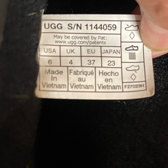 UGG Women's Classic Sherpa lined Brellah Mini Boot 1144059 -
Ladies Size 6 - Picture 11 of 12